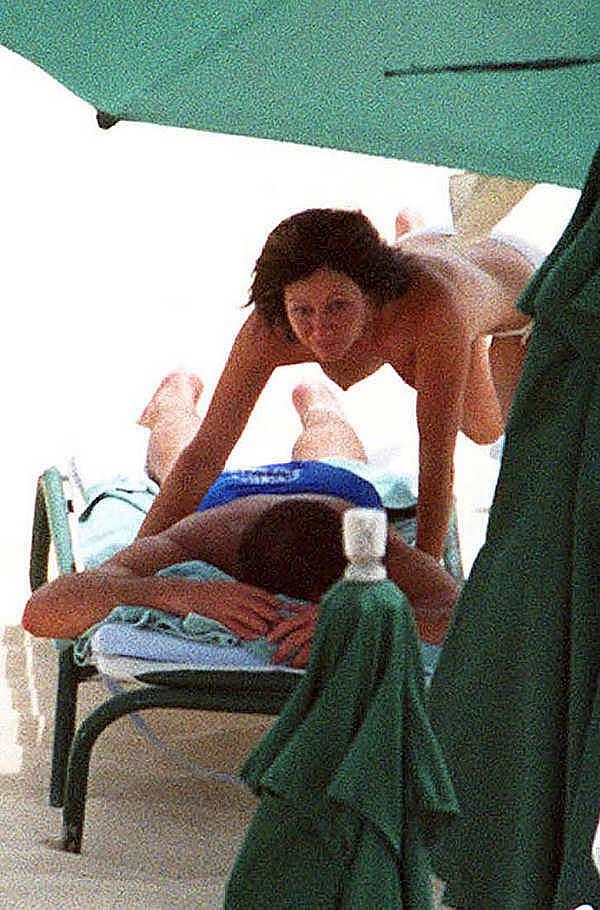Shannon doherty topless